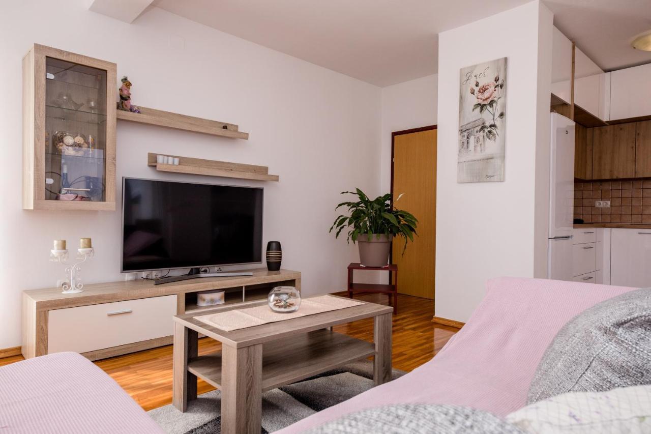 Apartment Zeljko *